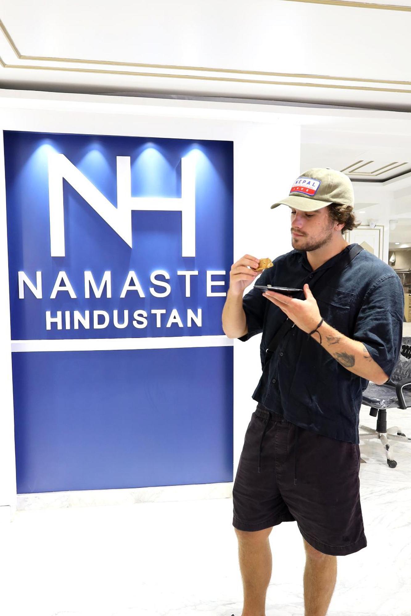Namaste Hindustan Just A Minute Away From Railway Station And Connaught Place Hotel 4*