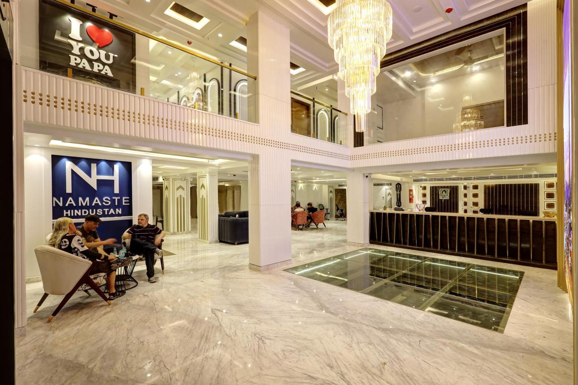 Hotel Namaste Hindustan Just A Minute Away From Railway Station And Connaught Place 4*