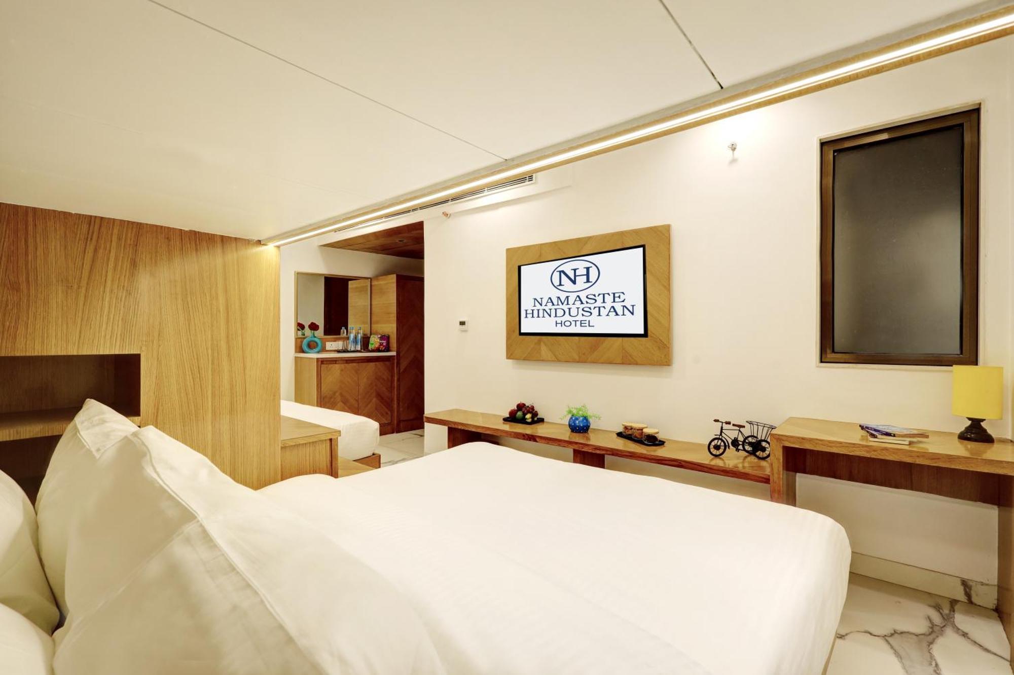 Namaste Hindustan Just A Minute Away From Railway Station And Connaught Place New Delhi